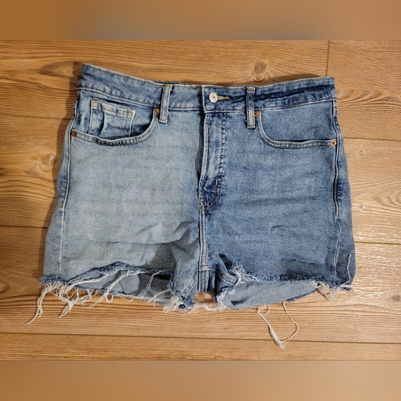 Old Navy Jean Shorts O.G. Straight High Rise Size 12 - Picture 1 of 5
